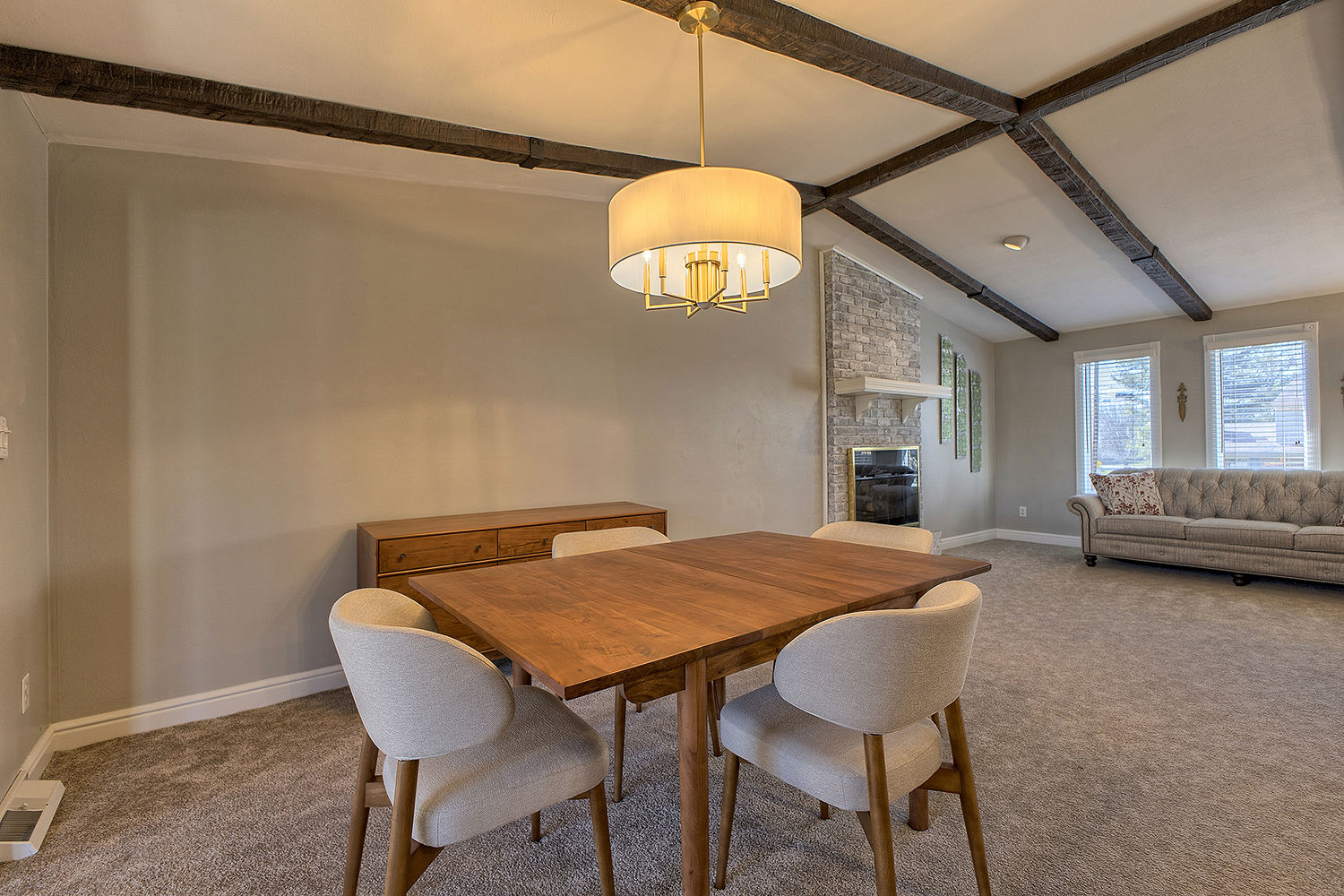 141 Saunders Station