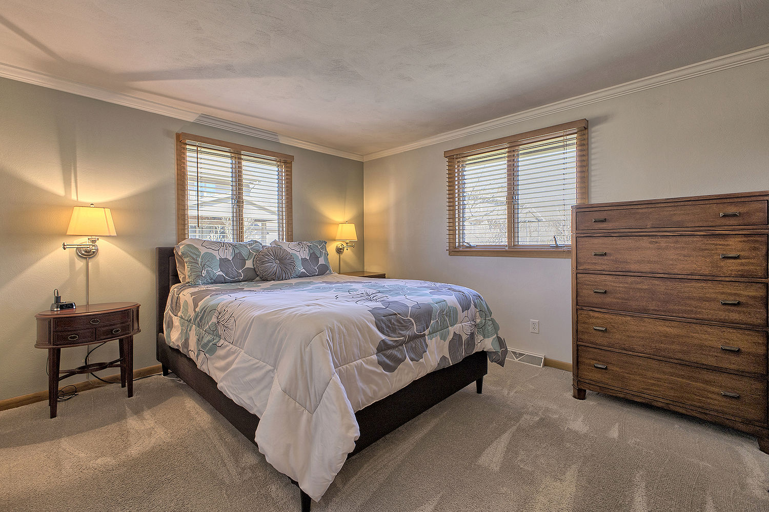 141 Saunders Station