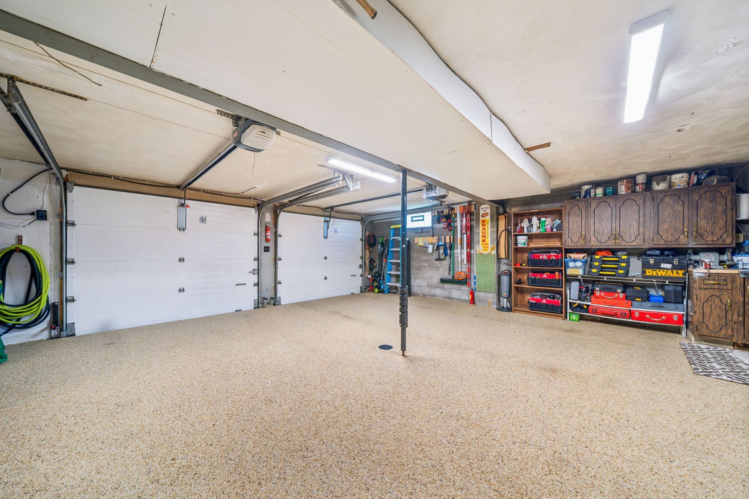 141 Saunders Station