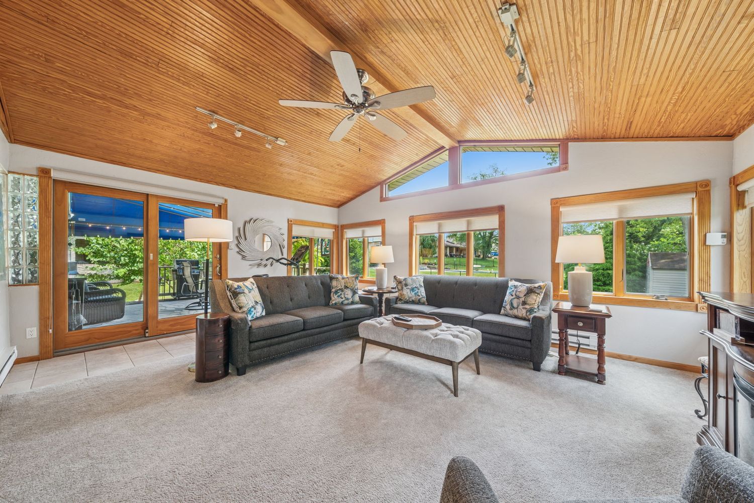 141 Saunders Station