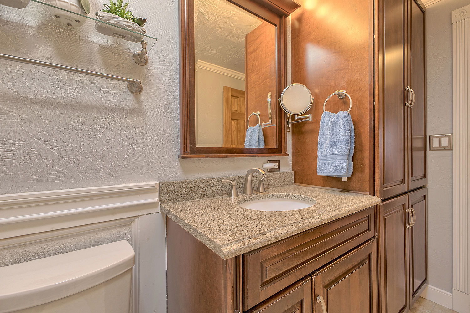 141 Saunders Station