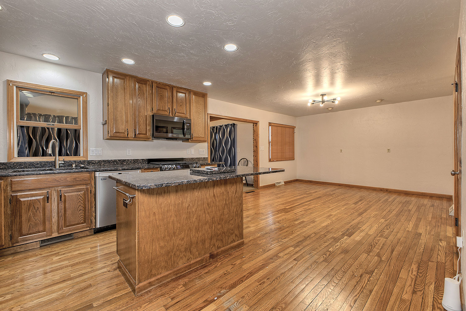 11227 Pershing DRIVE