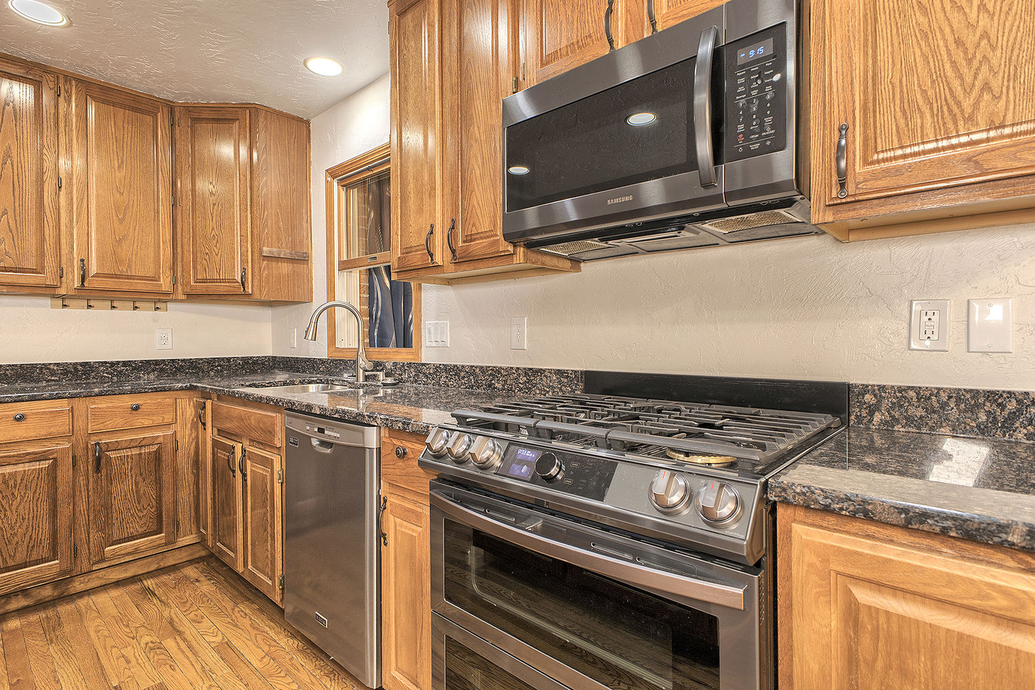 11227 Pershing DRIVE