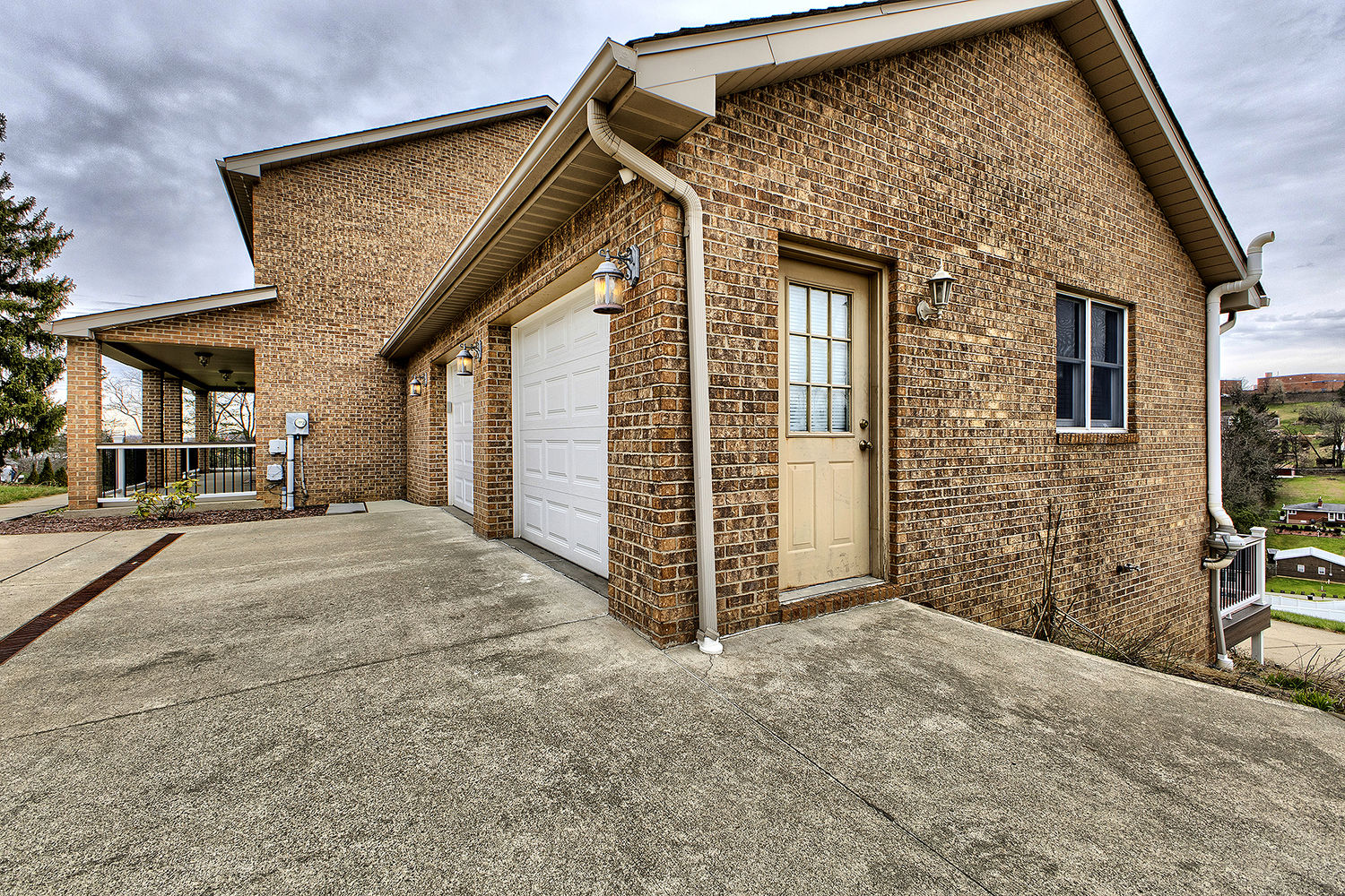 11227 Pershing DRIVE