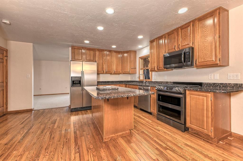 11227 Pershing DRIVE
