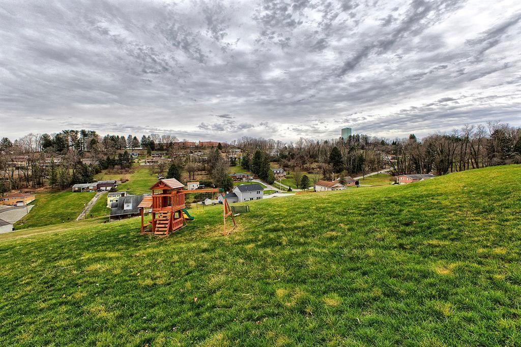 11227 Pershing DRIVE