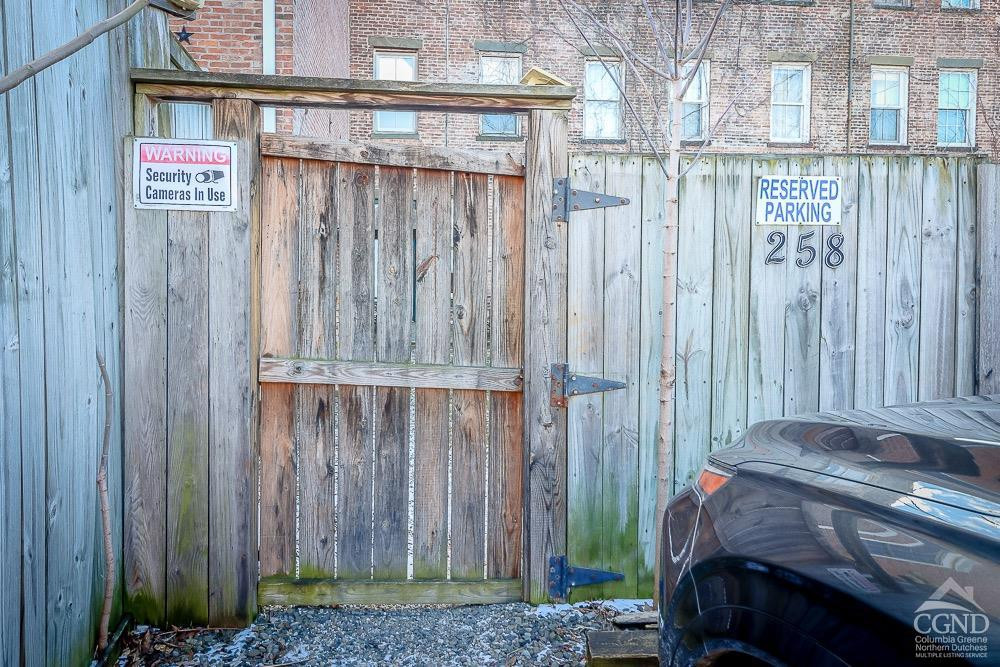 258 Warren St