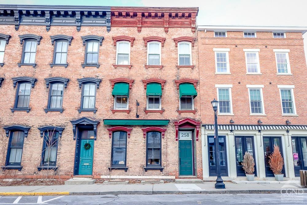 258 Warren St