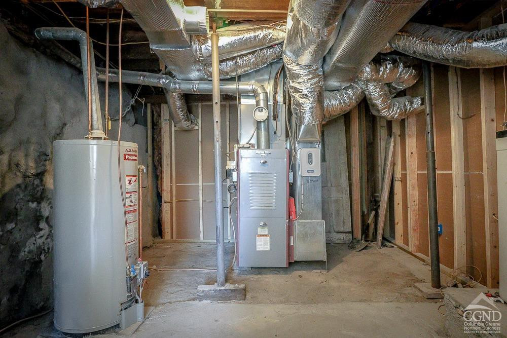 84 Old Hudson Turnpike