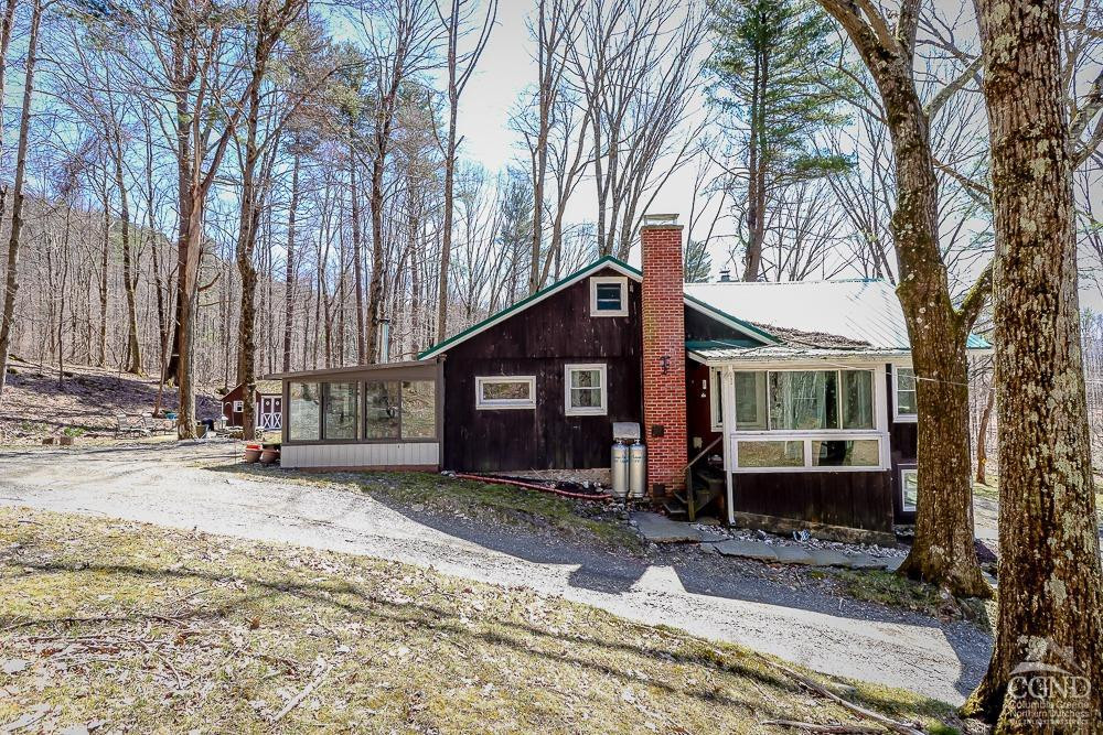 84 Old Hudson Turnpike