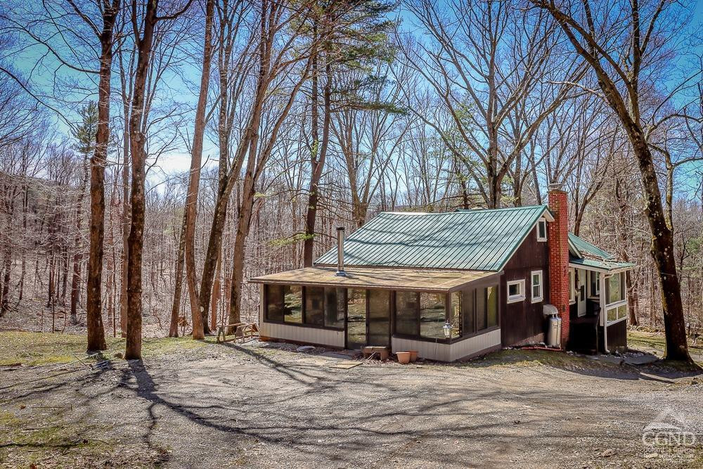 84 Old Hudson Turnpike