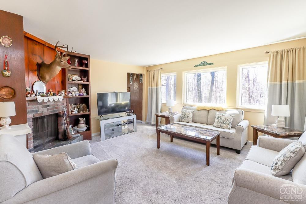 84 Old Hudson Turnpike