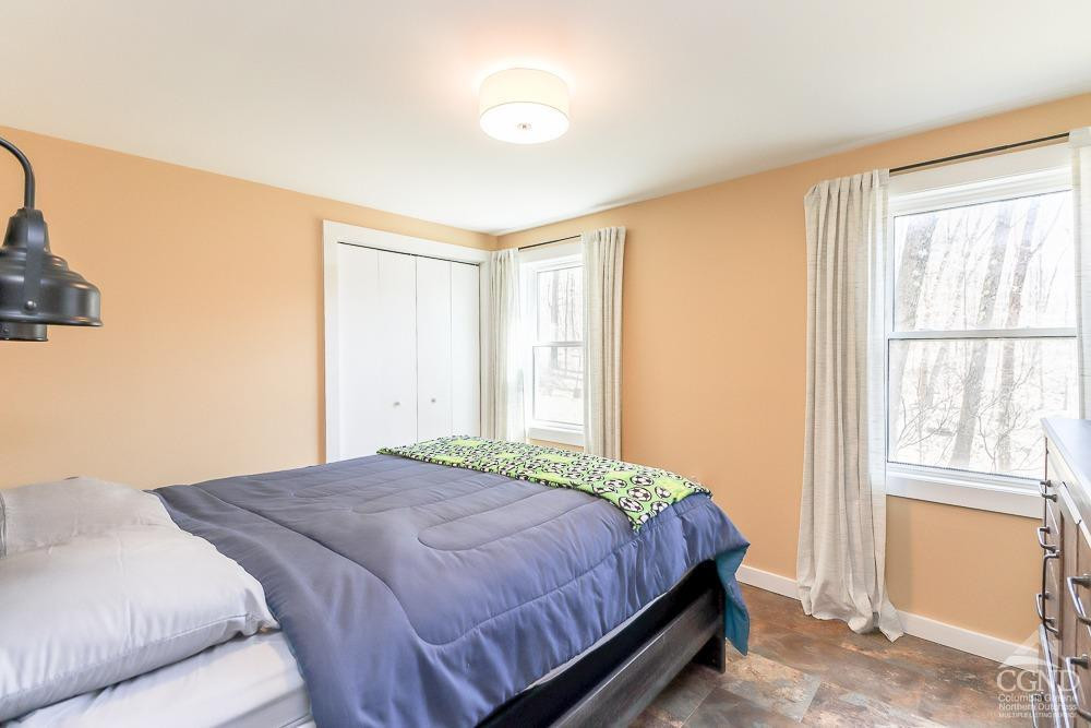 84 Old Hudson Turnpike