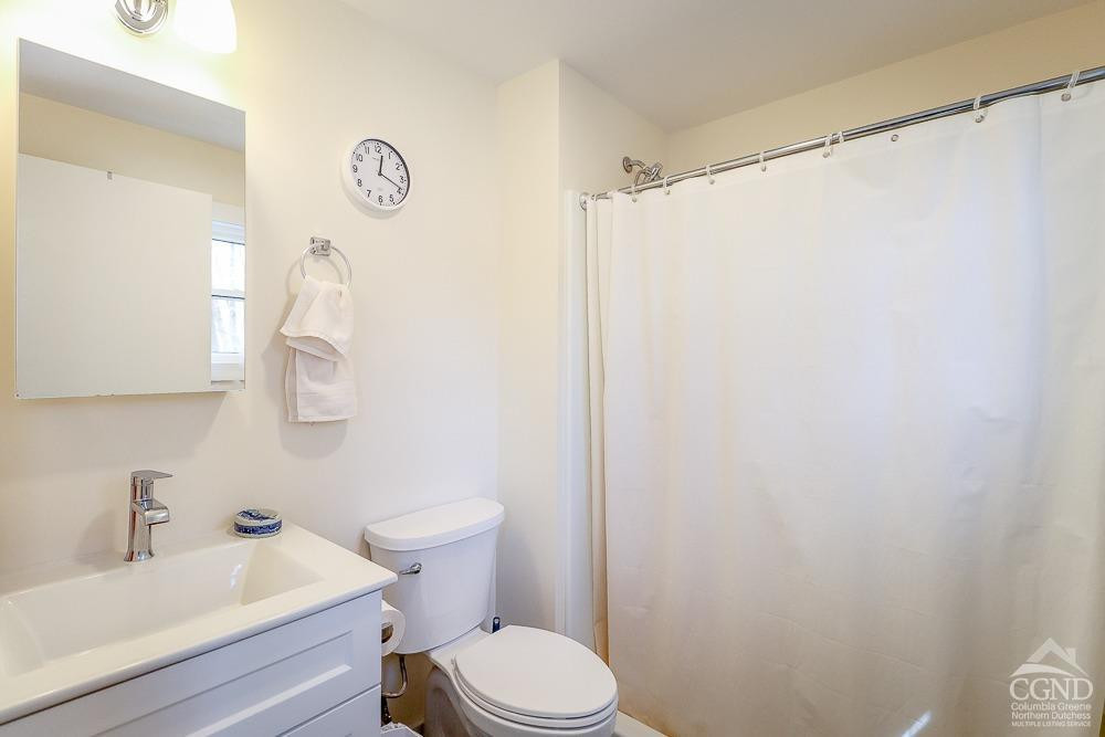 84 Old Hudson Turnpike