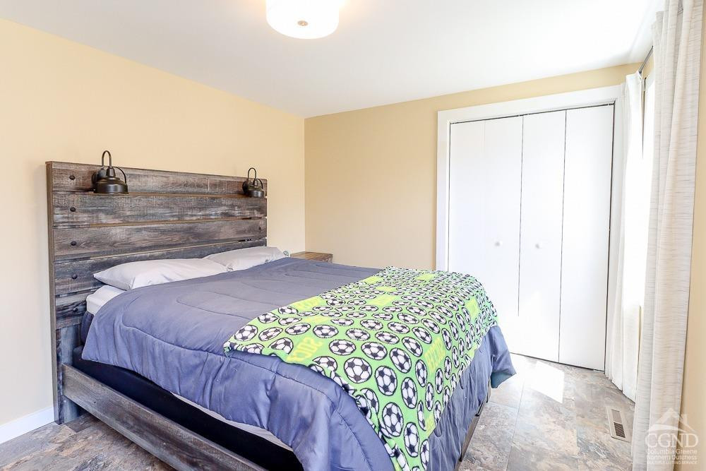 84 Old Hudson Turnpike