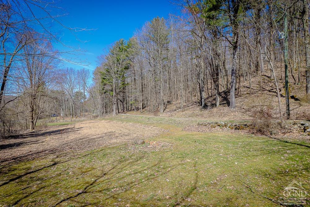 84 Old Hudson Turnpike