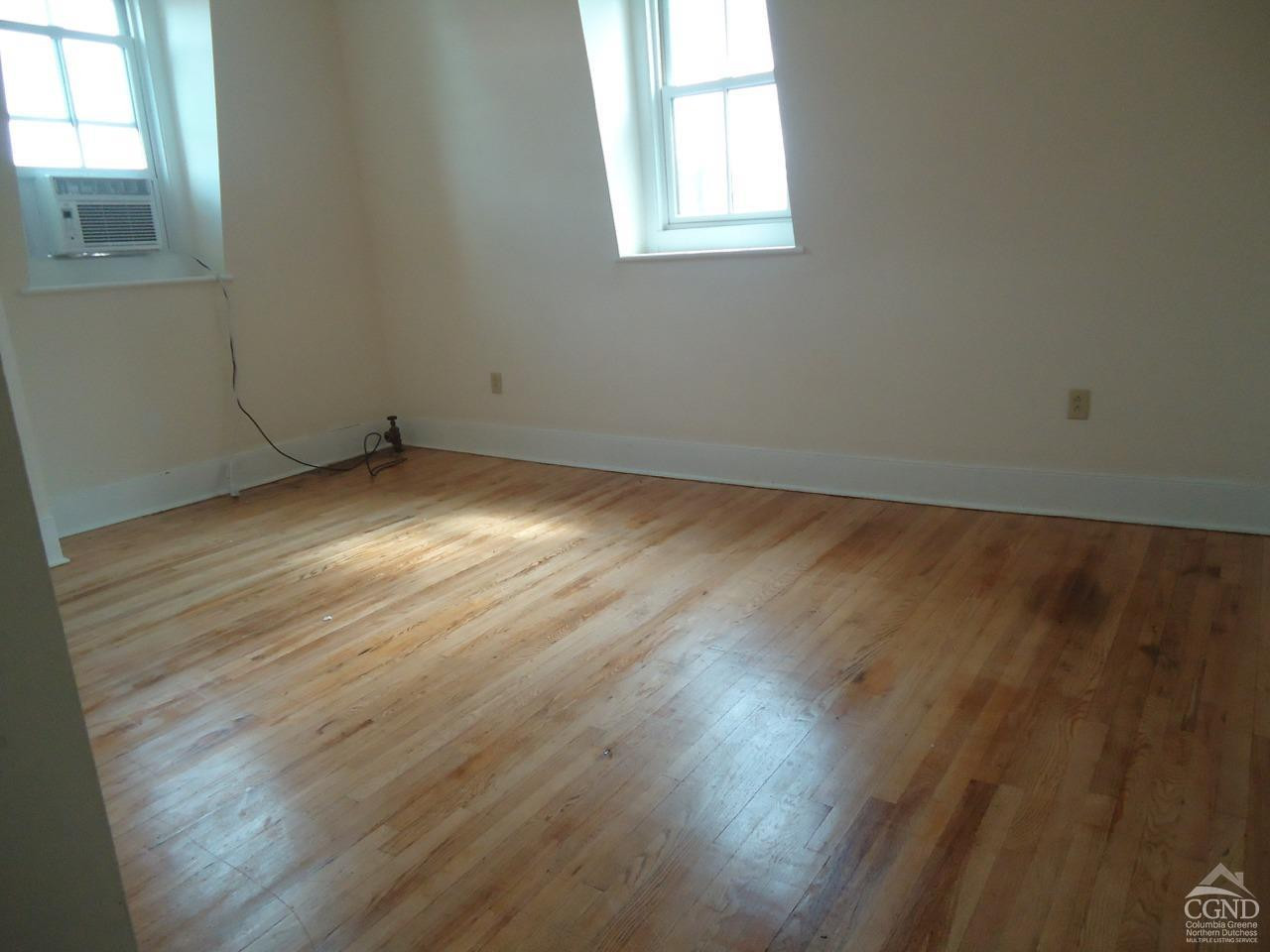 136 Warren Street, 3