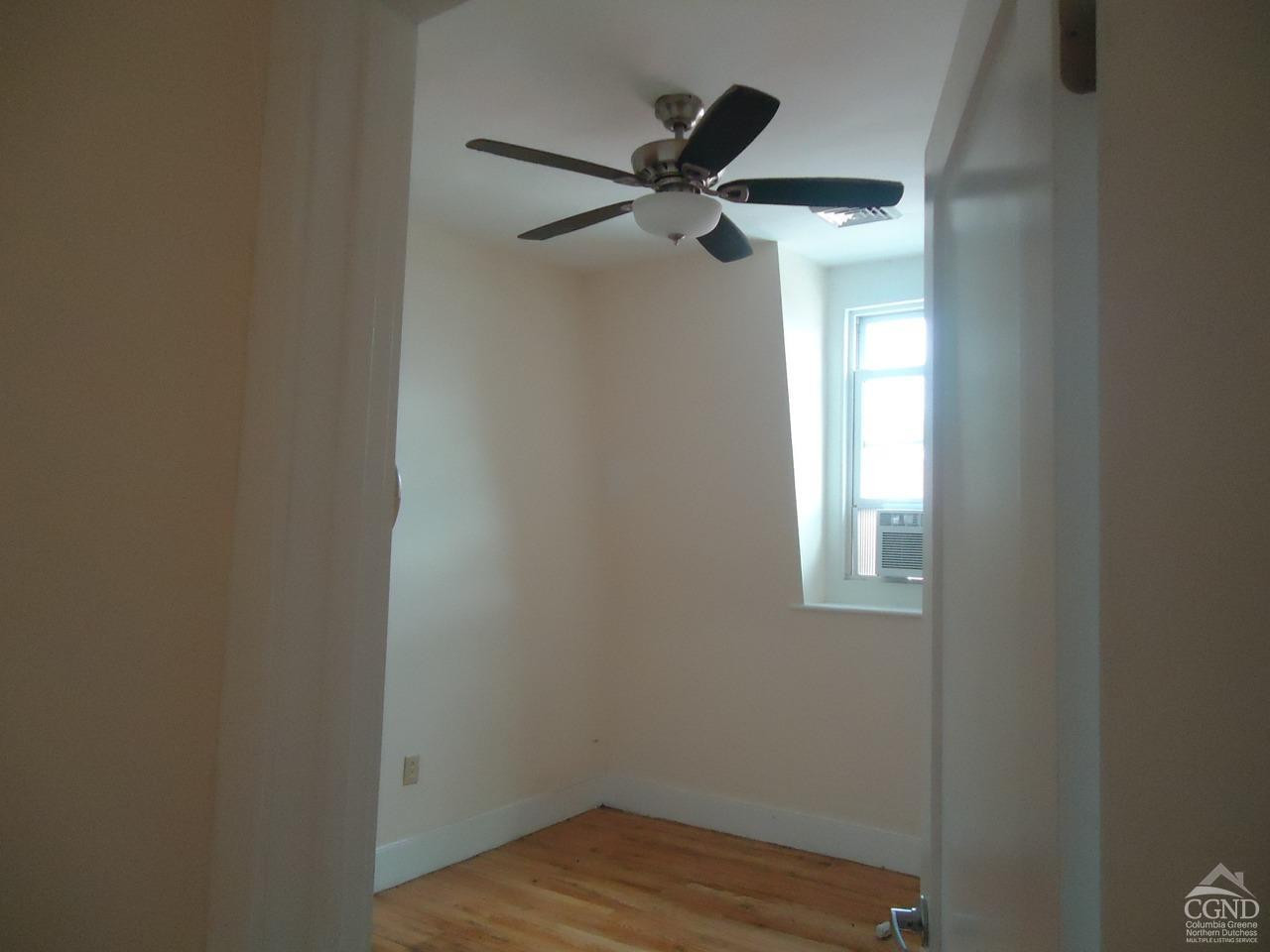 136 Warren Street, 3