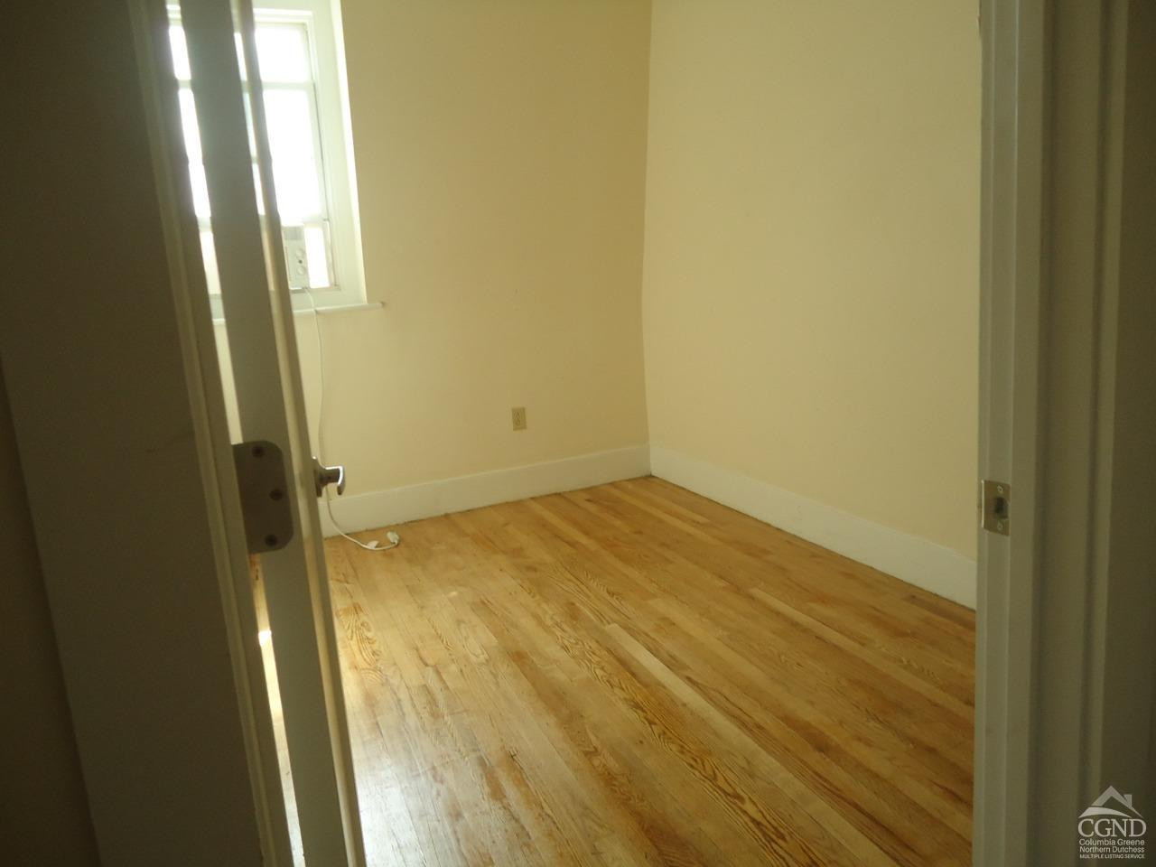 136 Warren Street, 3