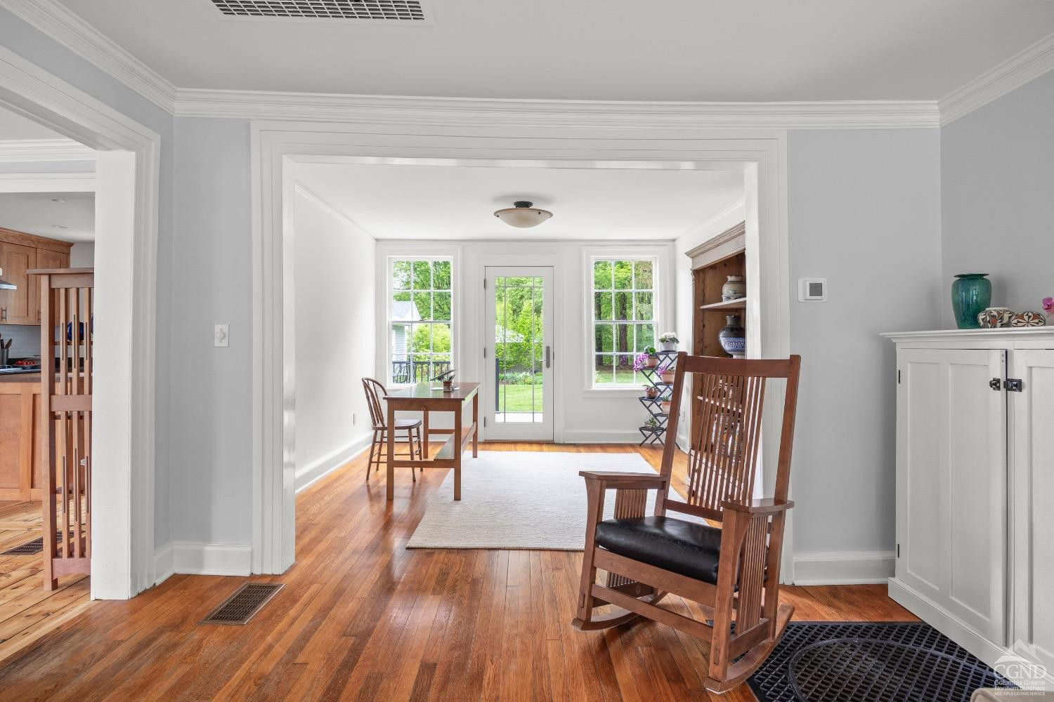 32 Albany Ave