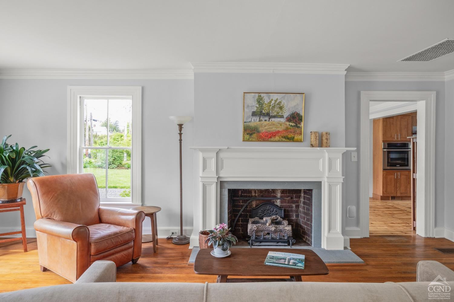 32 Albany Ave