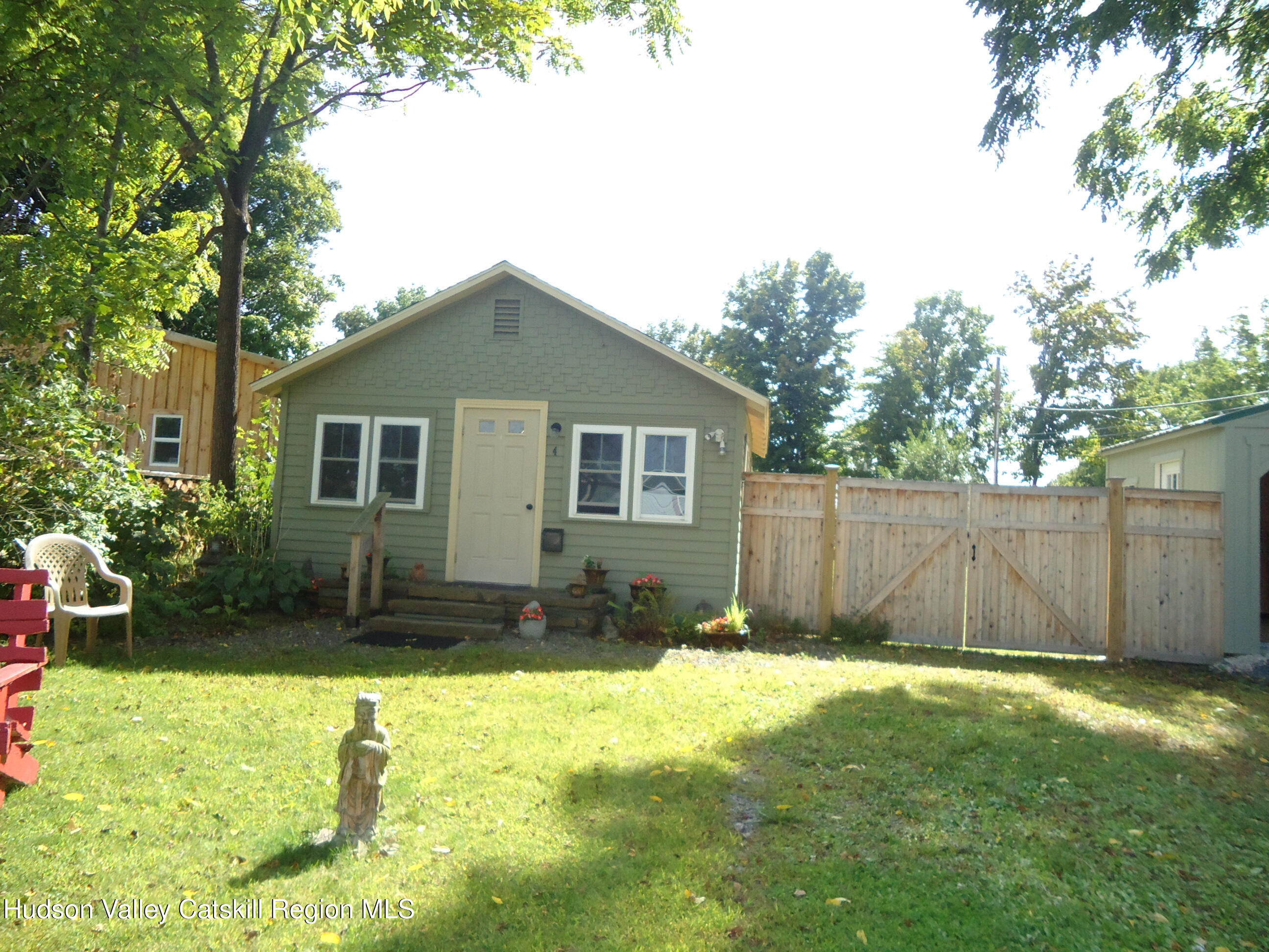 4 Bushnell Avenue