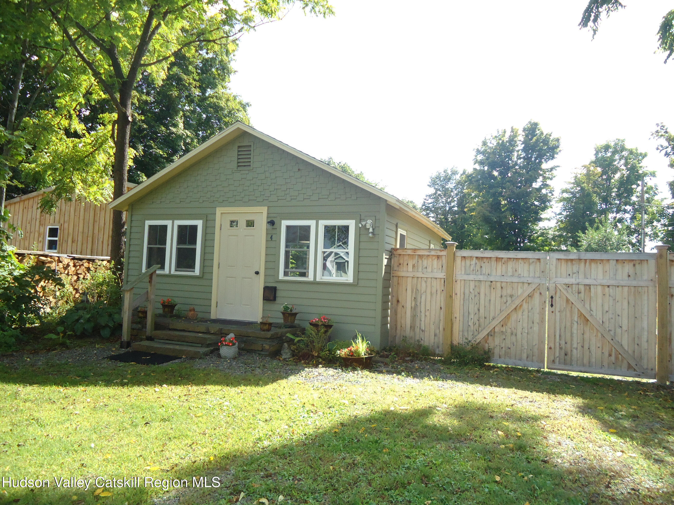 4 Bushnell Avenue
