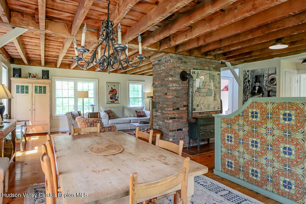 613 SE Hollow Road