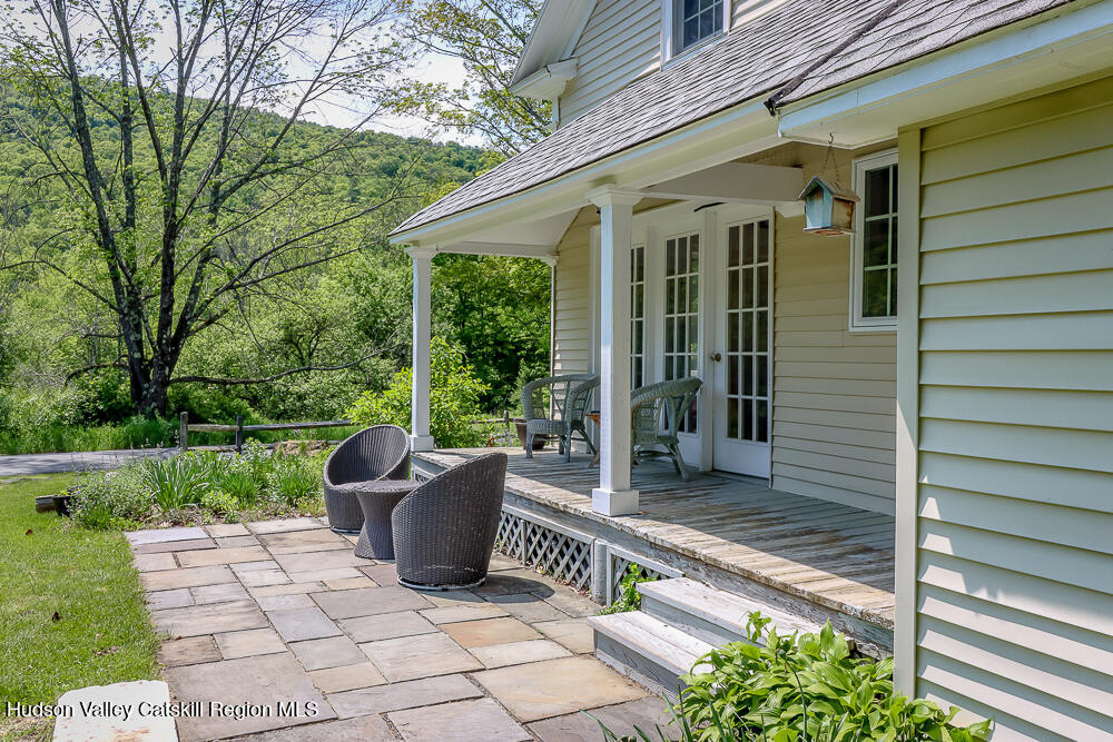 613 SE Hollow Road