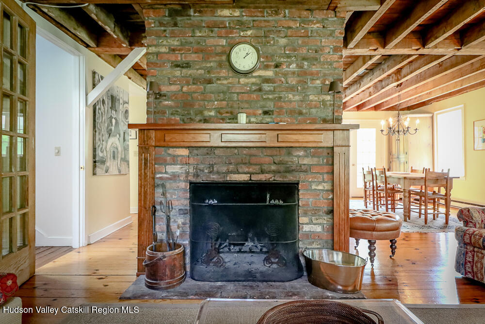 613 SE Hollow Road
