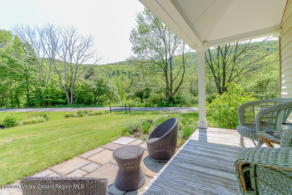 613 SE Hollow Road