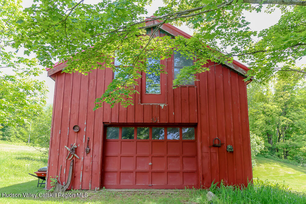 613 SE Hollow Road