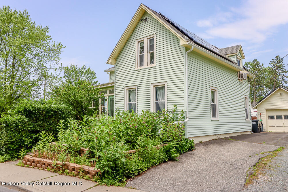 91 Green Avenue
