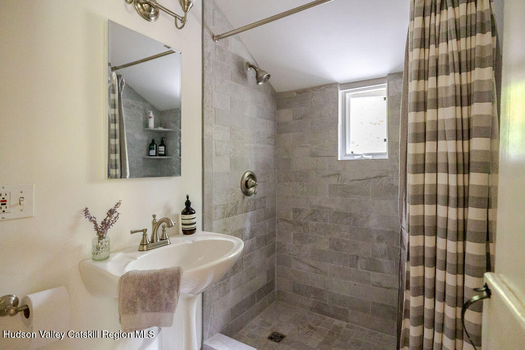 470 North Mountain Road