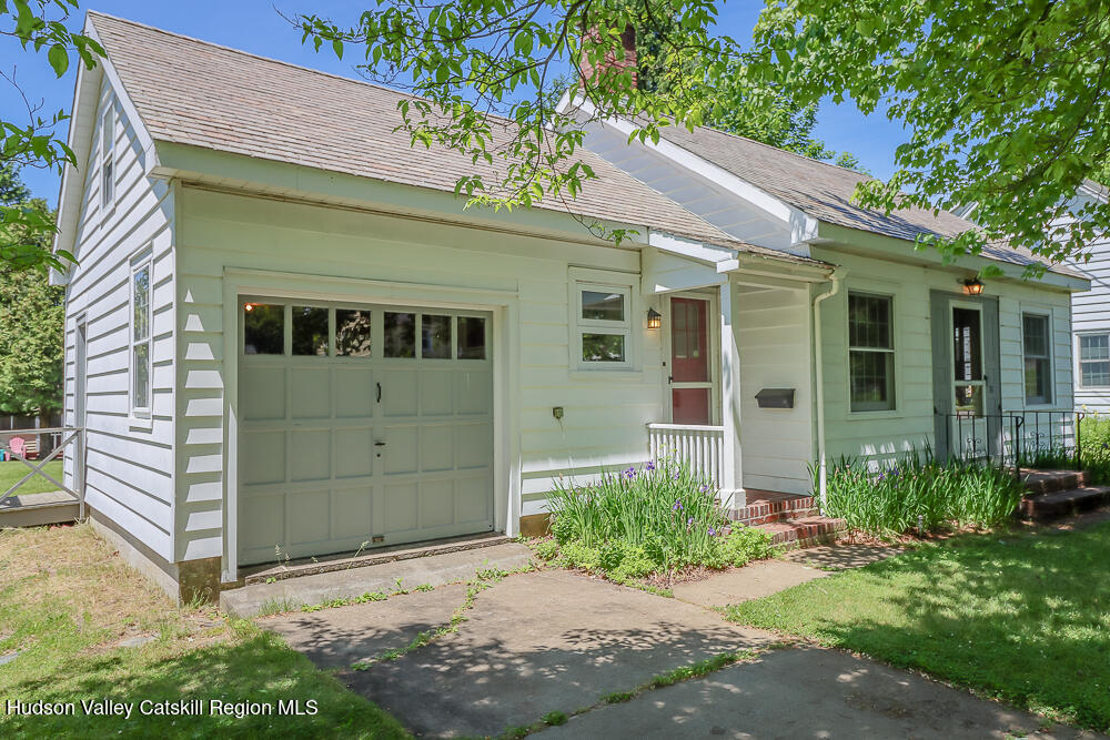 26 Houseman Avenue
