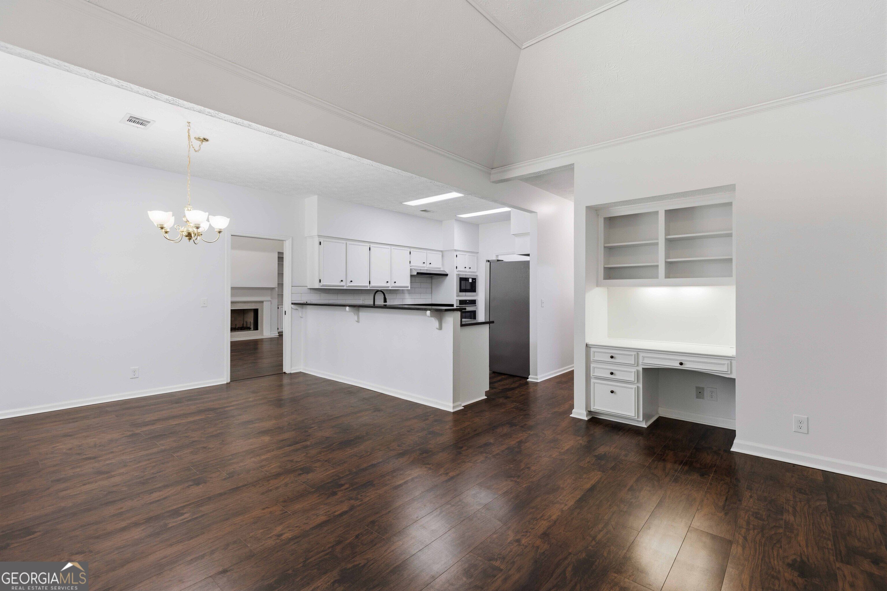 1107 Laurelwood Road