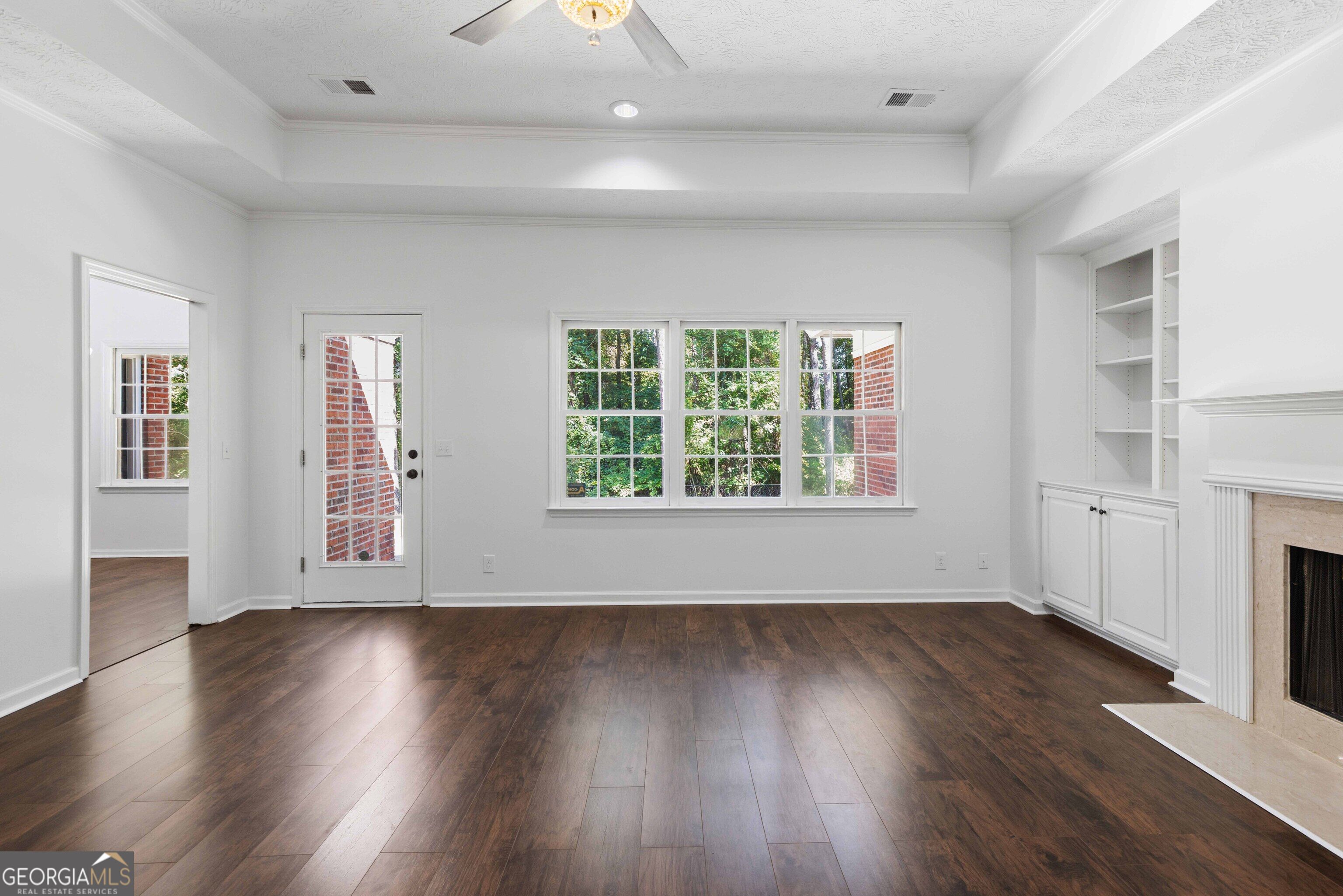 1107 Laurelwood Road