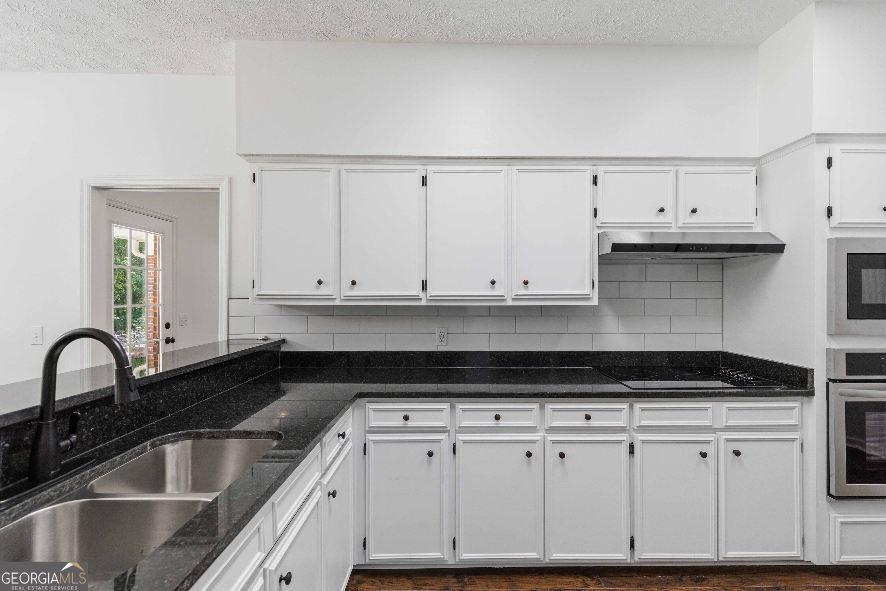 1107 Laurelwood Road
