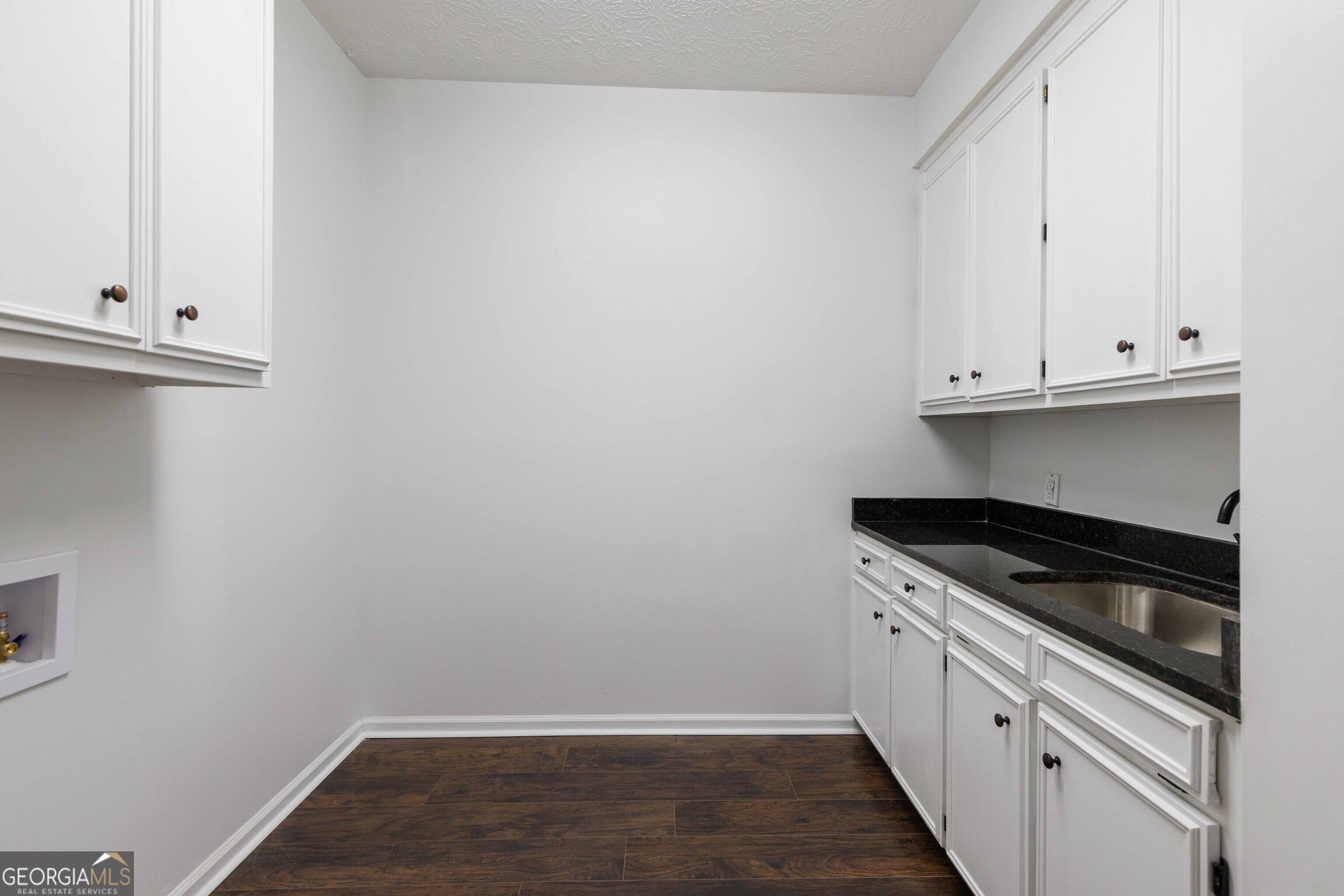 1107 Laurelwood Road