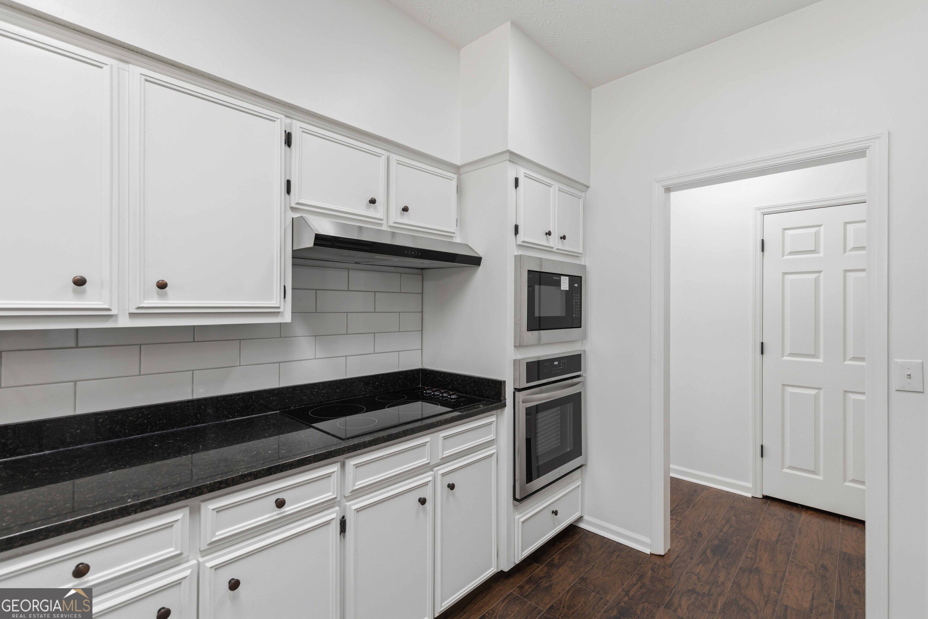 1107 Laurelwood Road