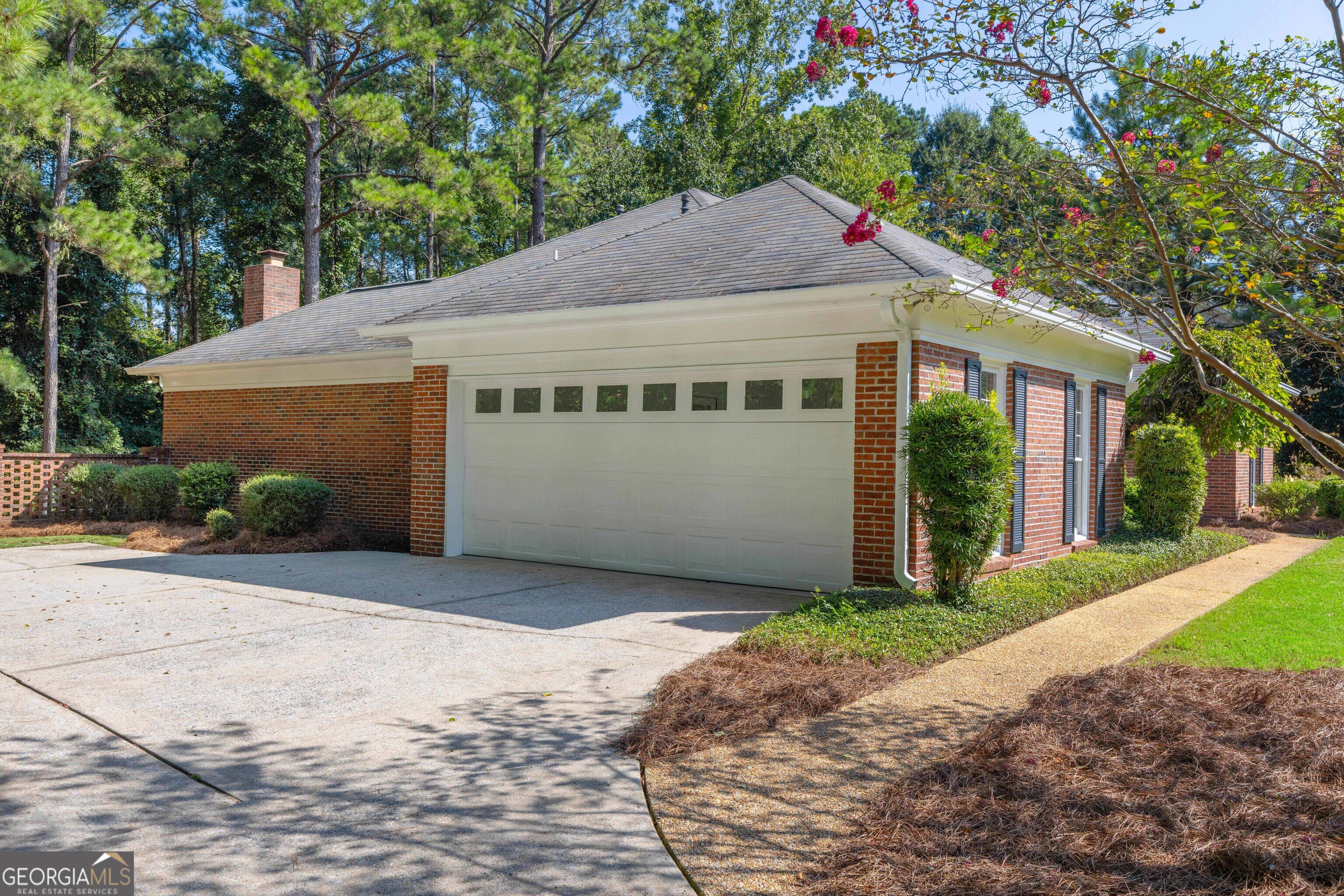 1107 Laurelwood Road