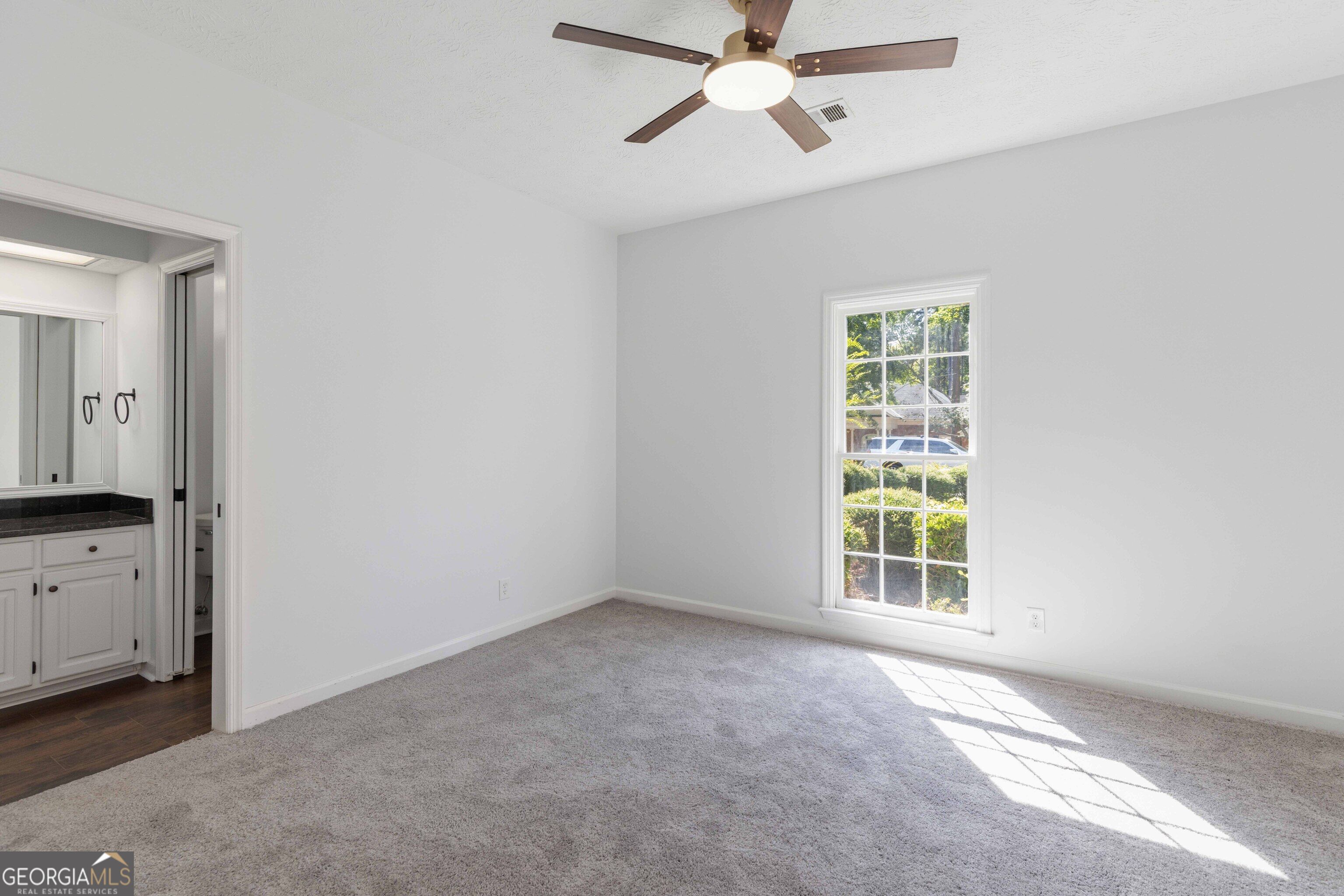 1107 Laurelwood Road
