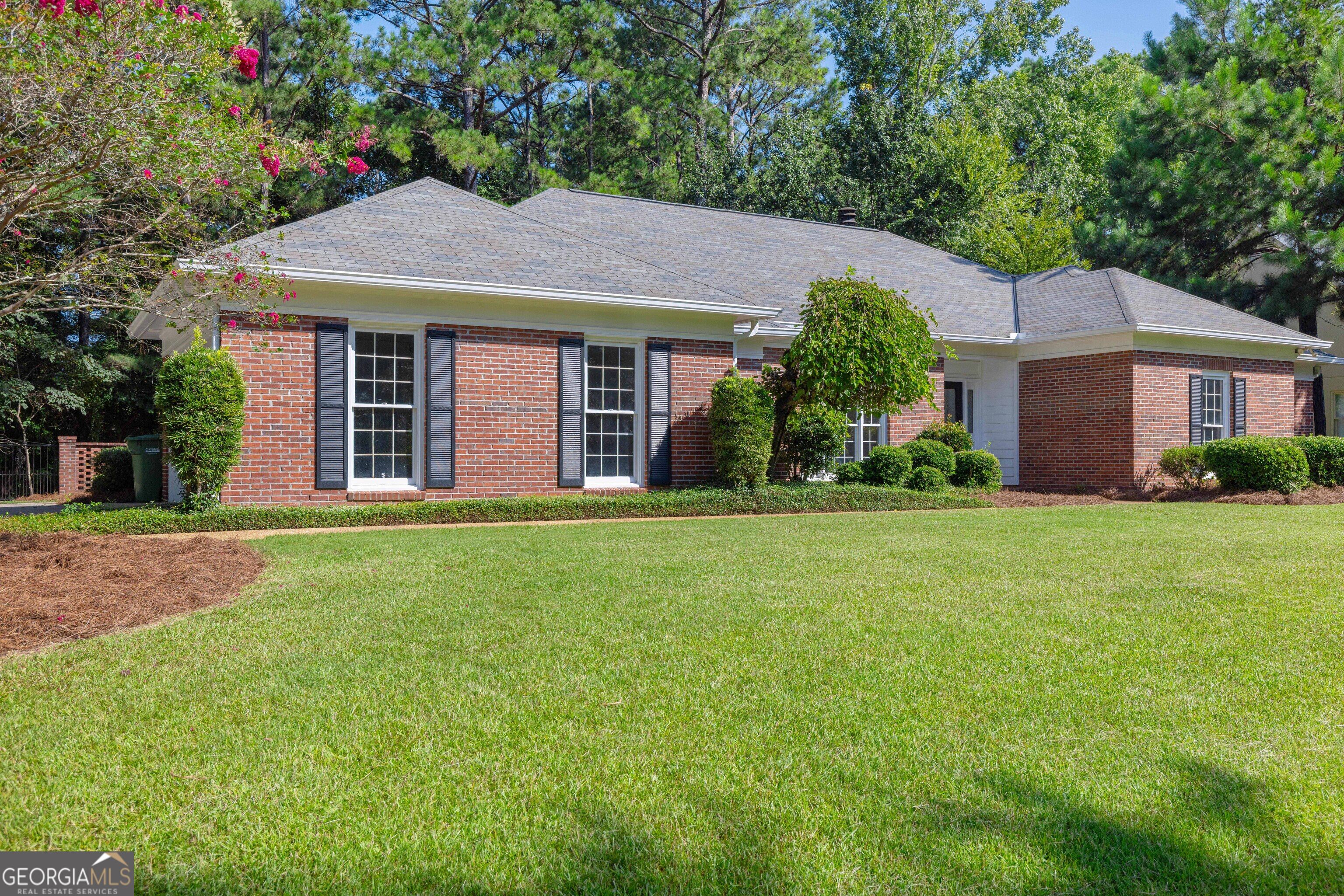 1107 Laurelwood Road