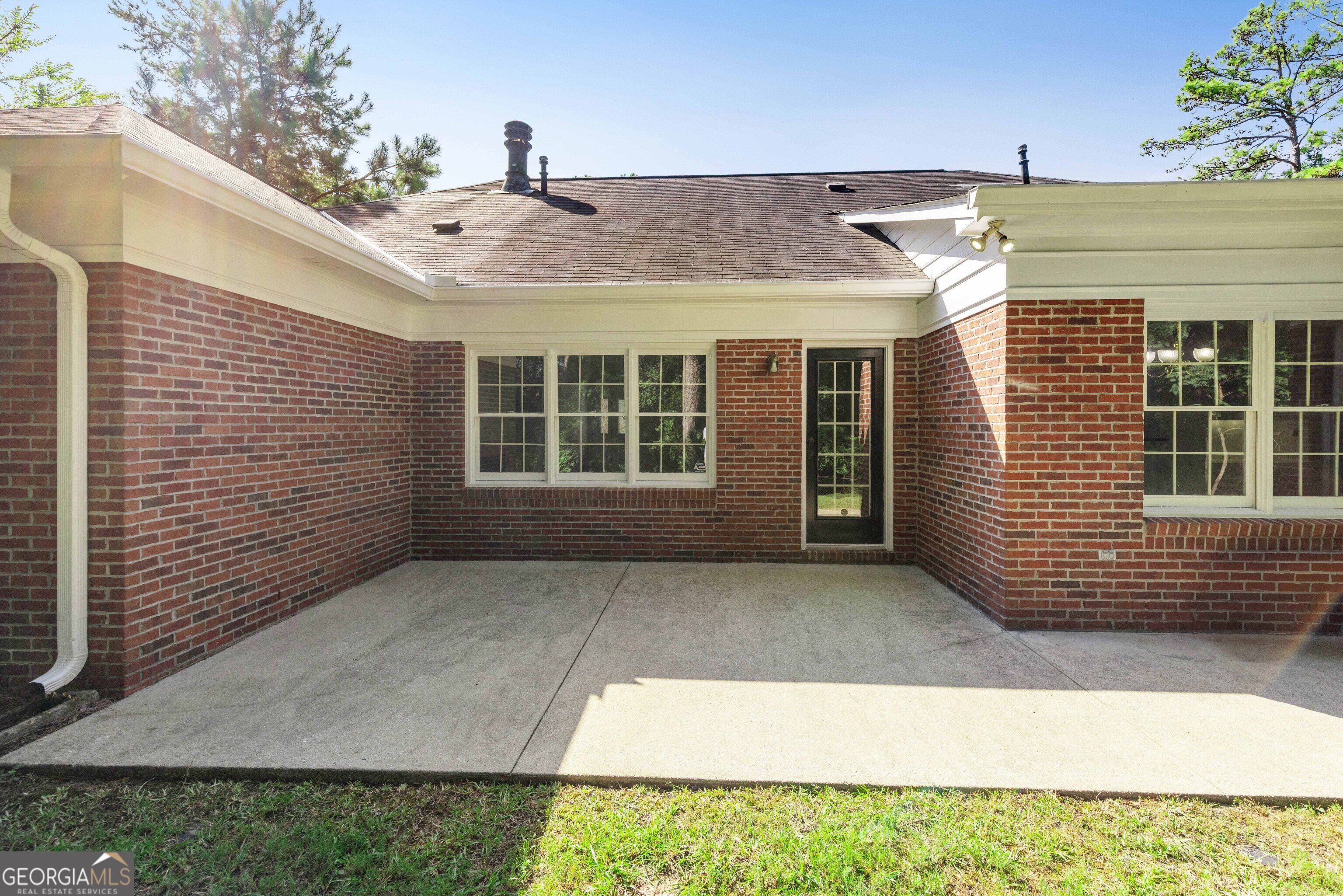 1107 Laurelwood Road