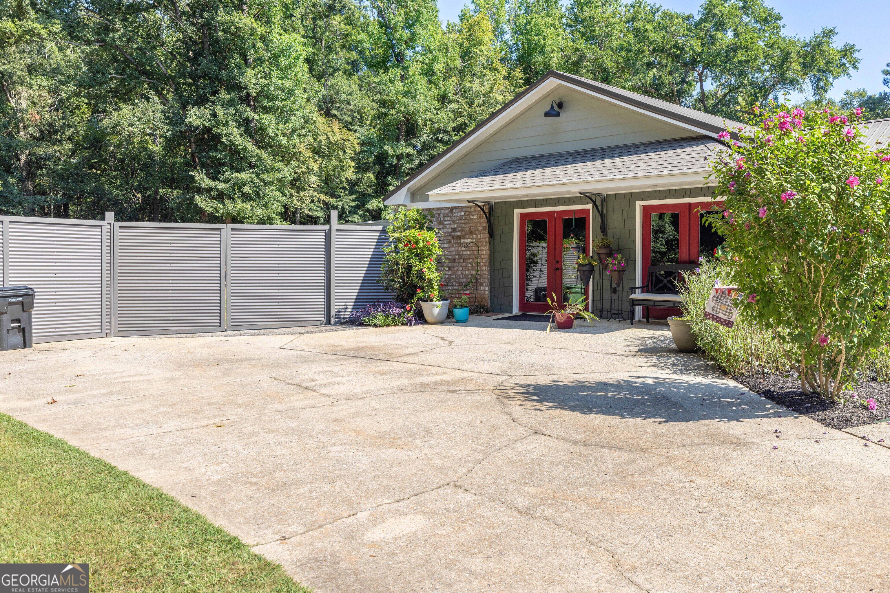 6811 Mobley Road