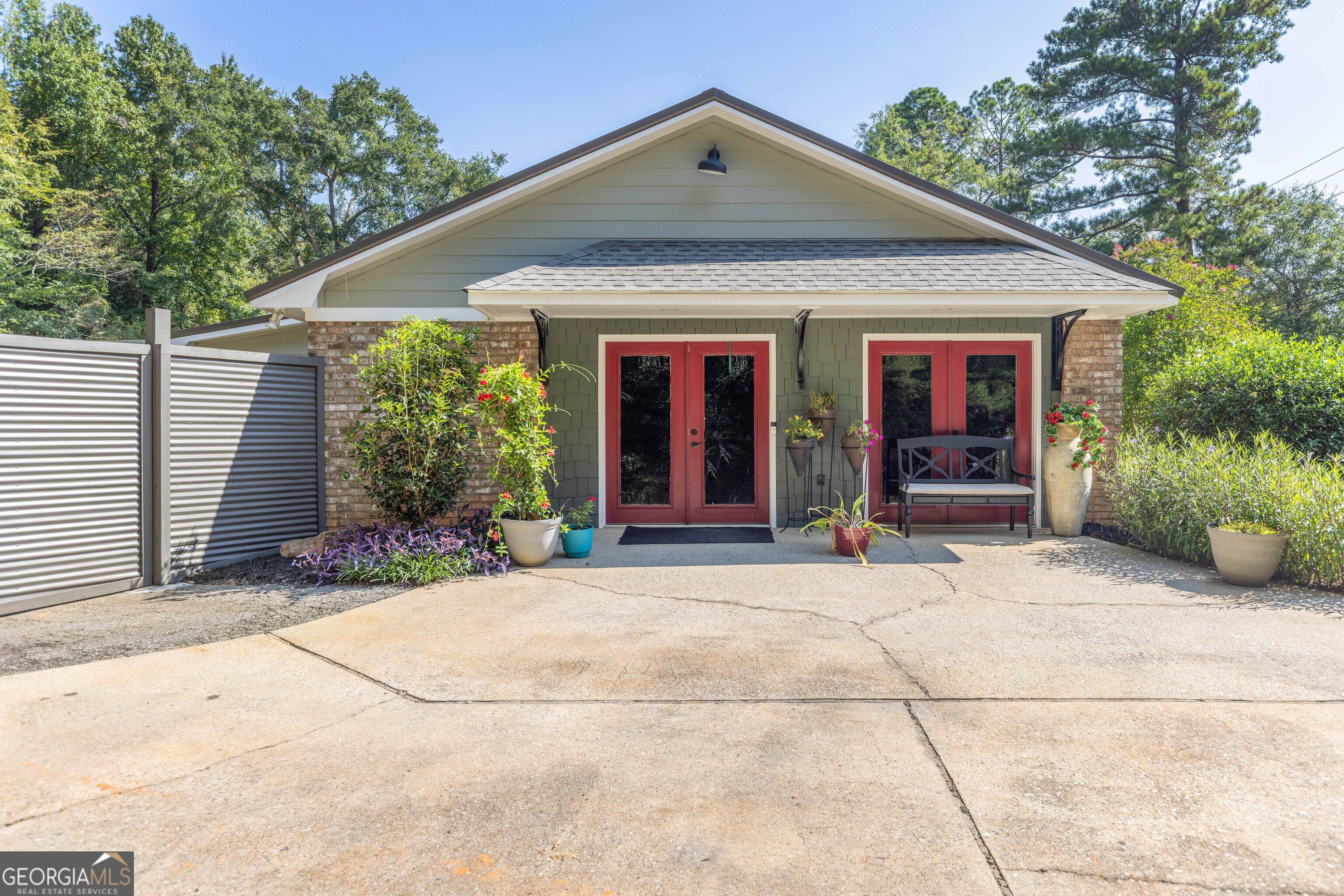 6811 Mobley Road
