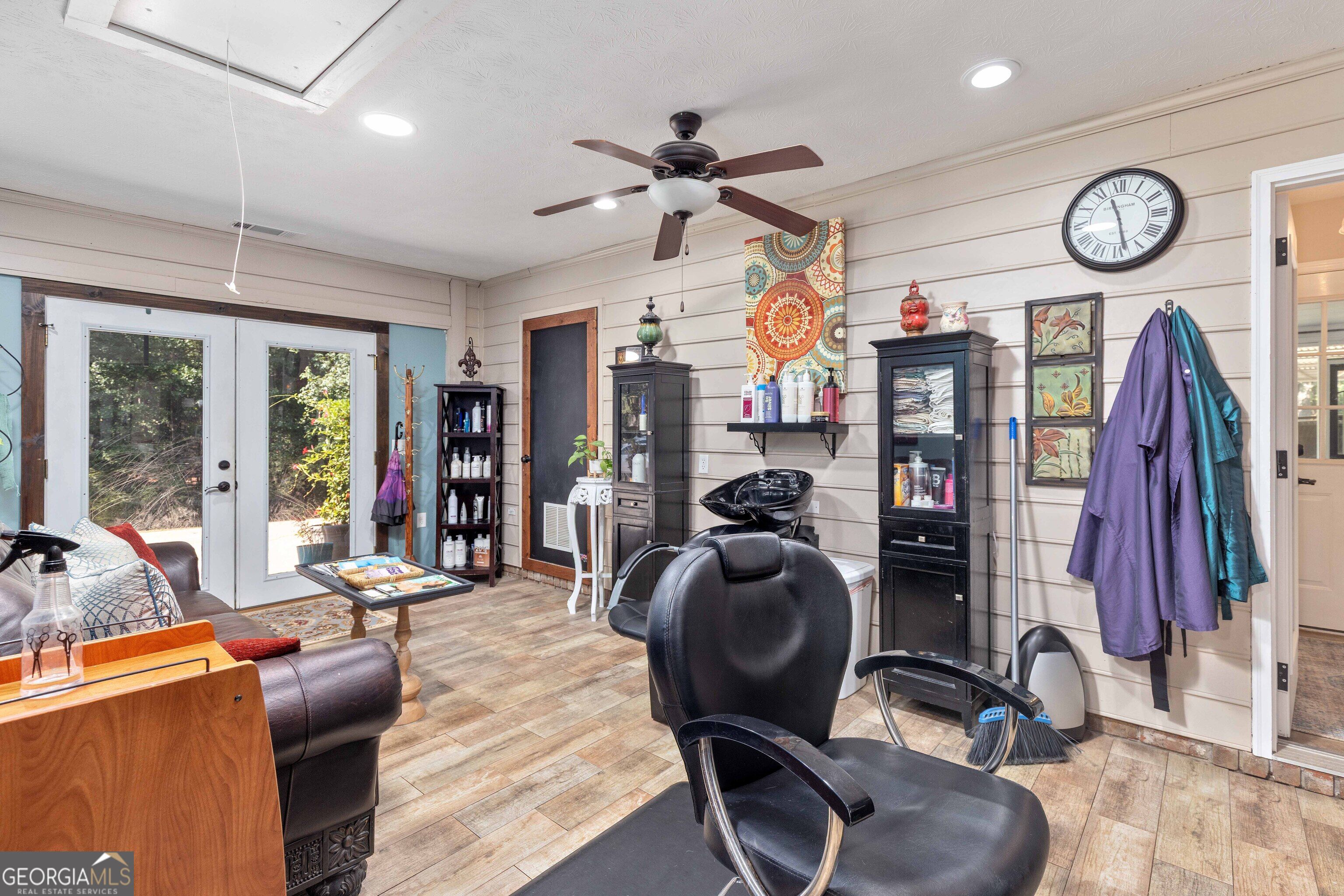 6811 Mobley Road
