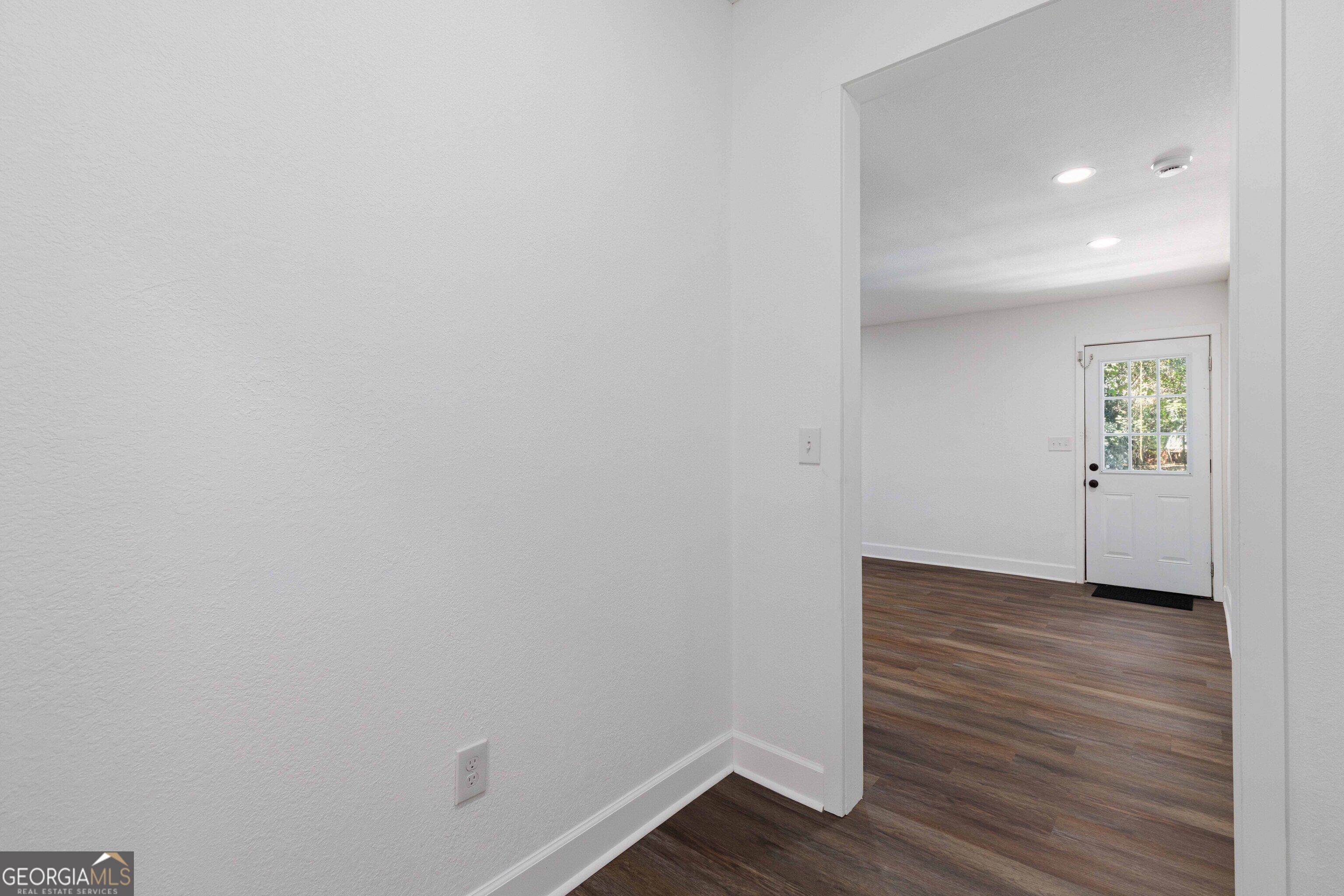 2910 Bradley Circle
