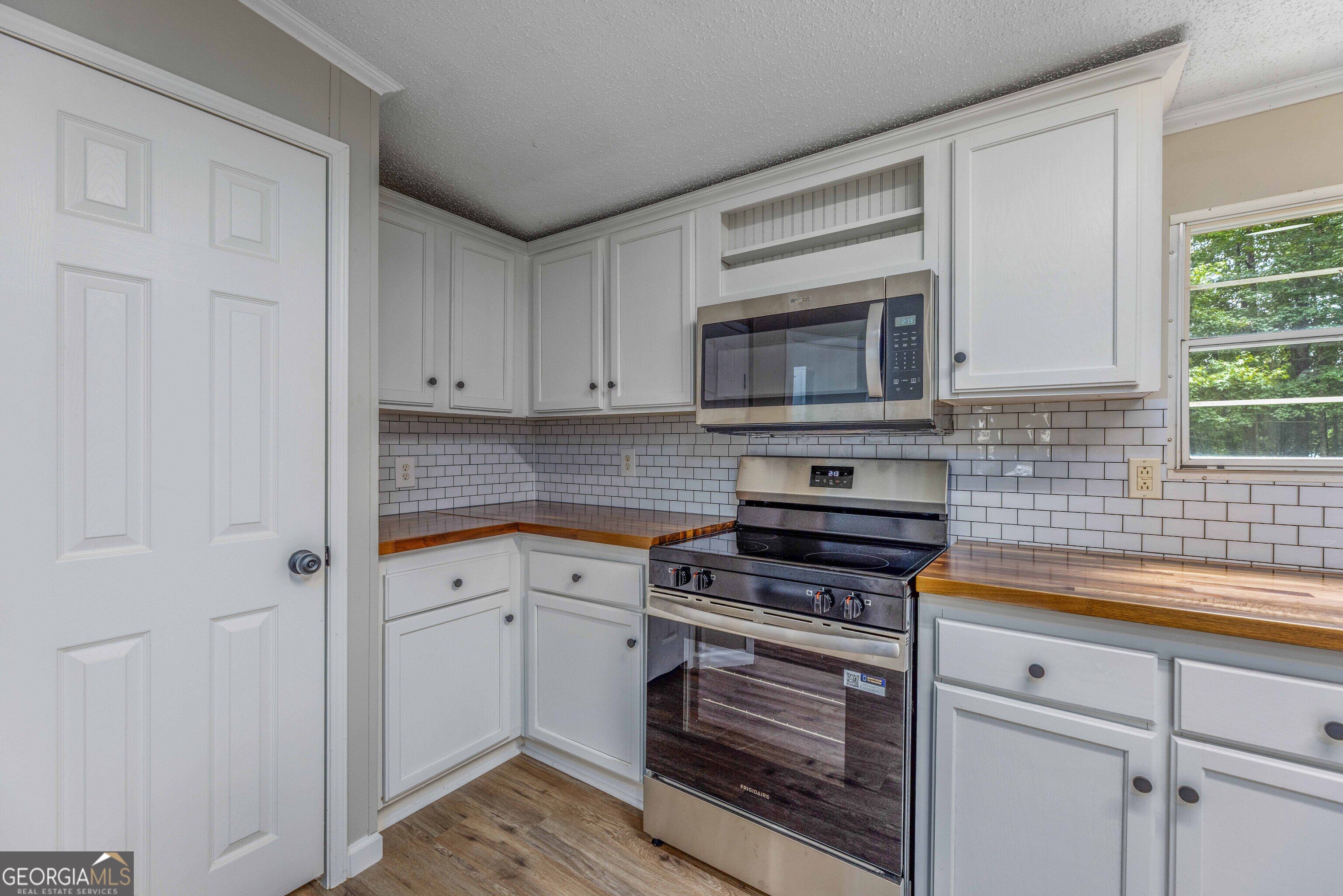 17 Cottonwood Drive