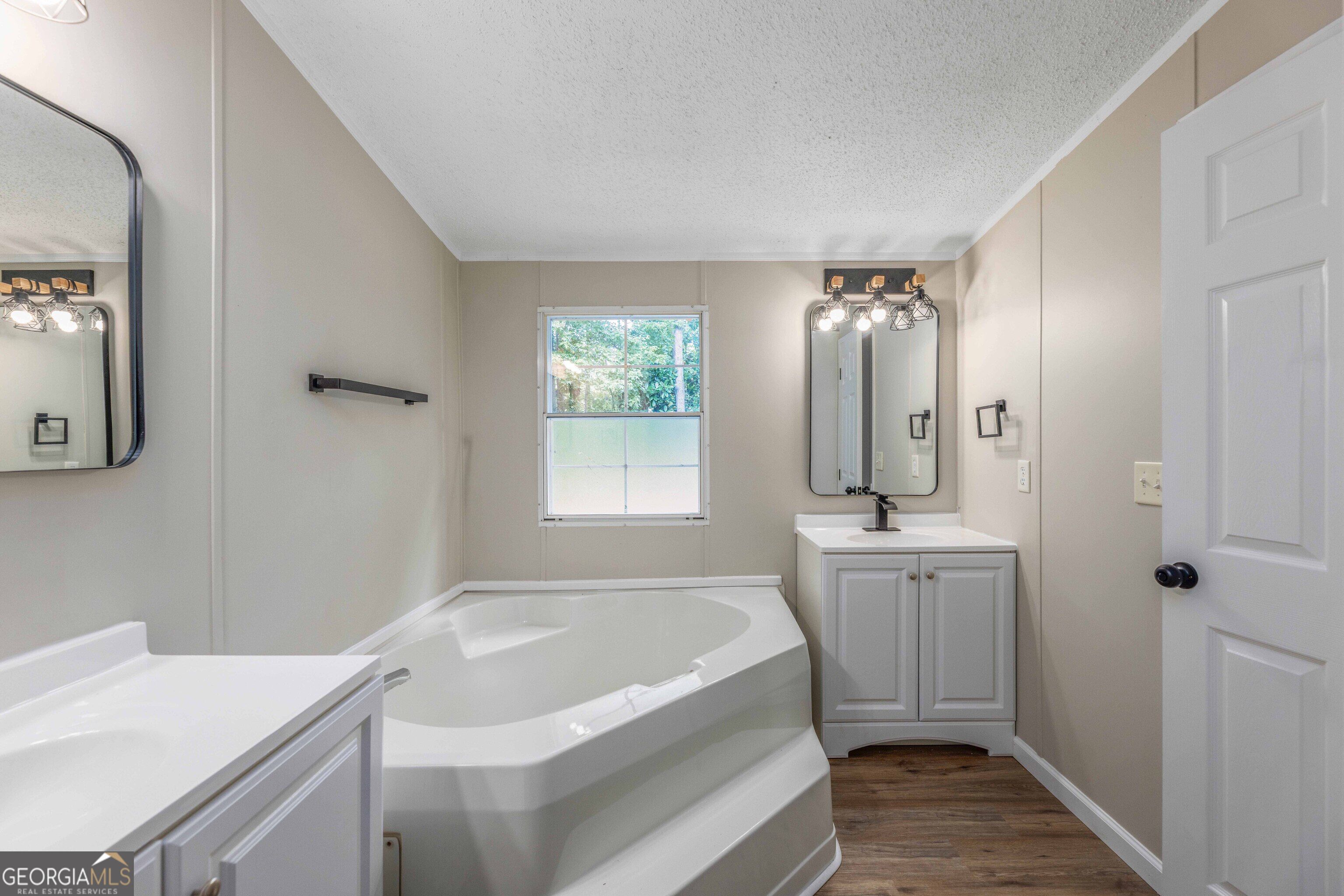 17 Cottonwood Drive